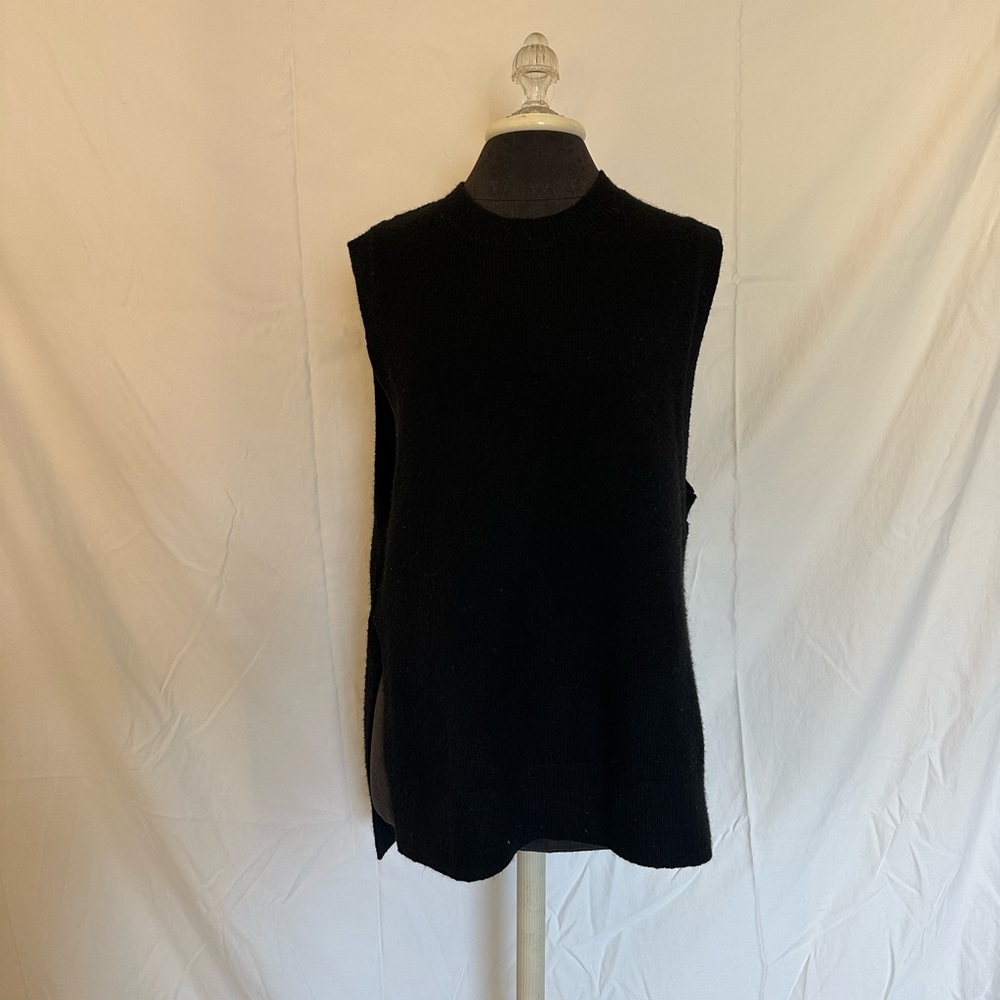 Black H&M vest